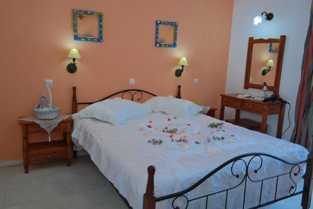 Studios Zafiri Naxos City Habitación foto